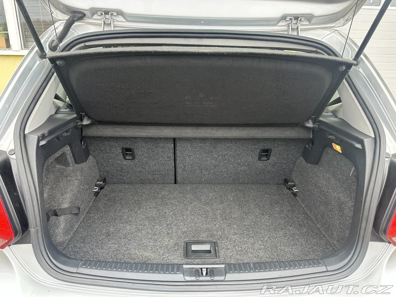 2010 Volkswagen Polo - 14