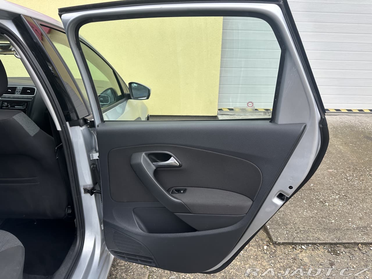 2010 Volkswagen Polo - 18