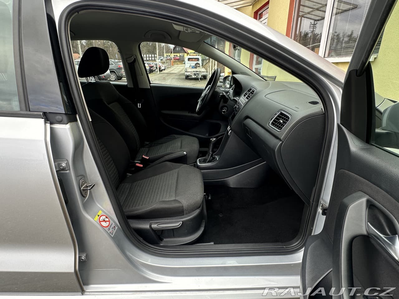 2010 Volkswagen Polo - 19