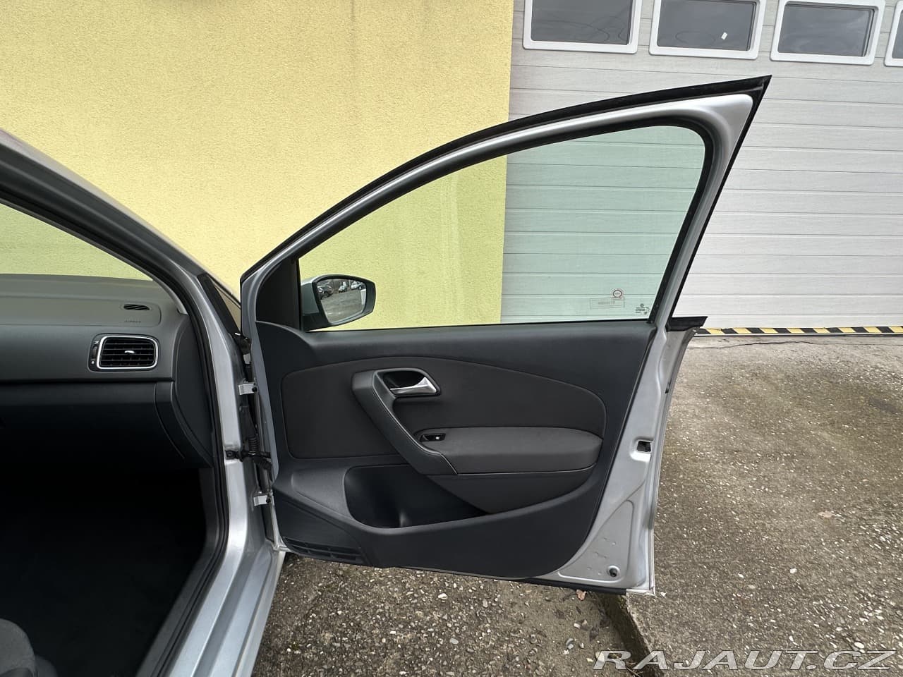 2010 Volkswagen Polo - 20