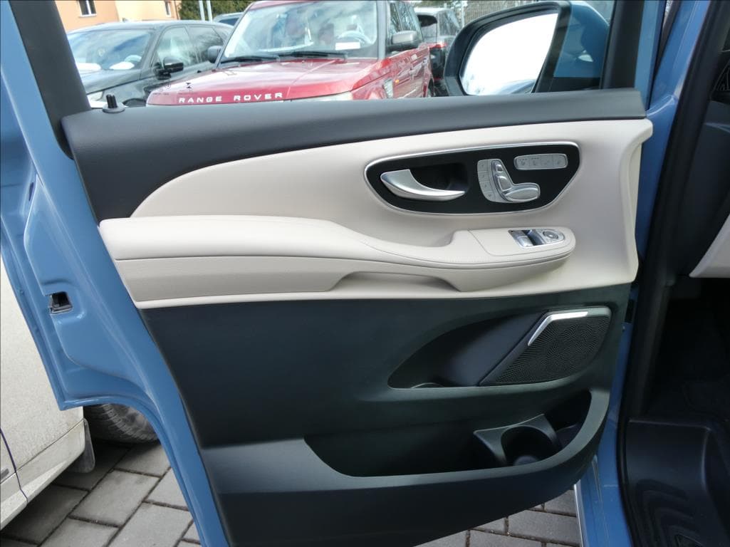 2026 Mercedes-Benz V-Class - 12