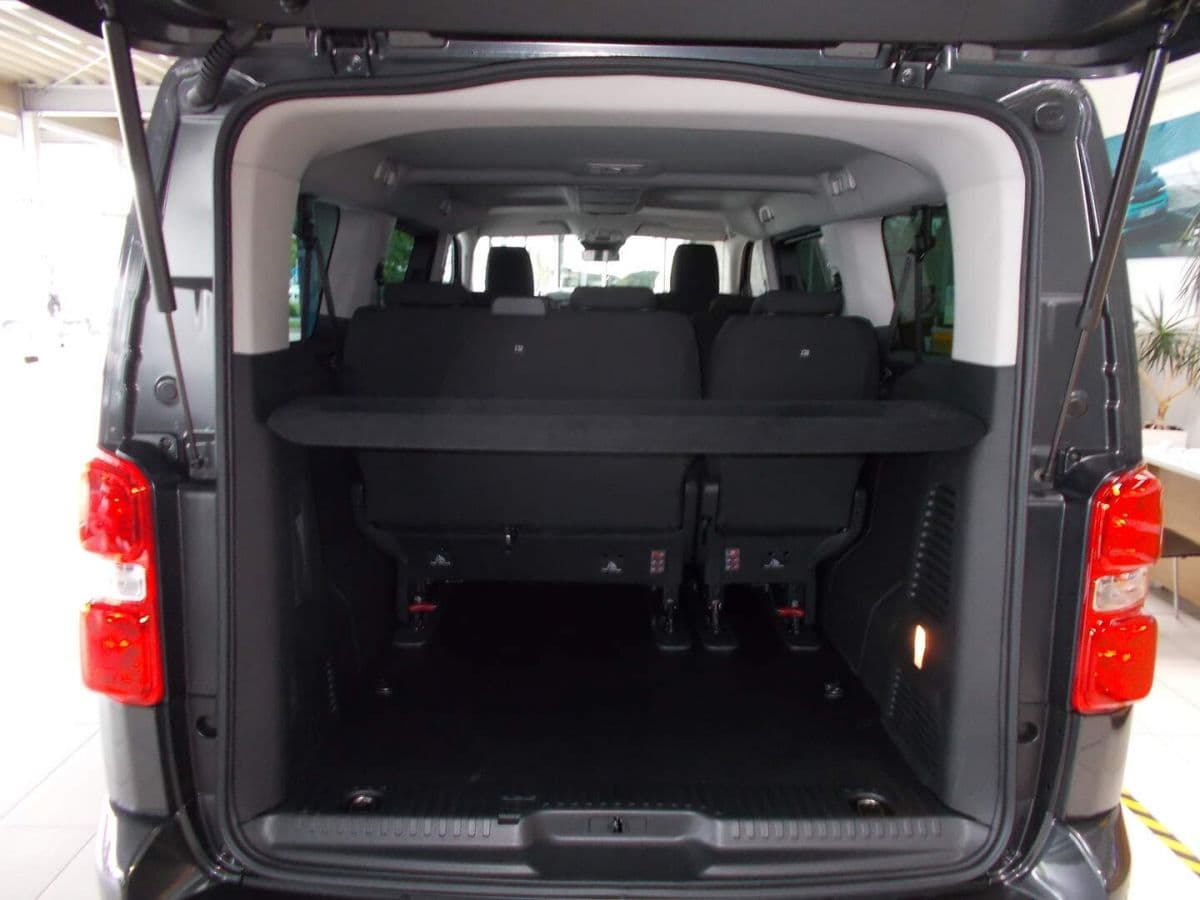 2026 Opel Zafira - 12