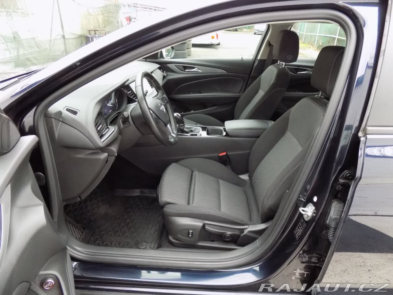 2020 Opel Insignia - 12