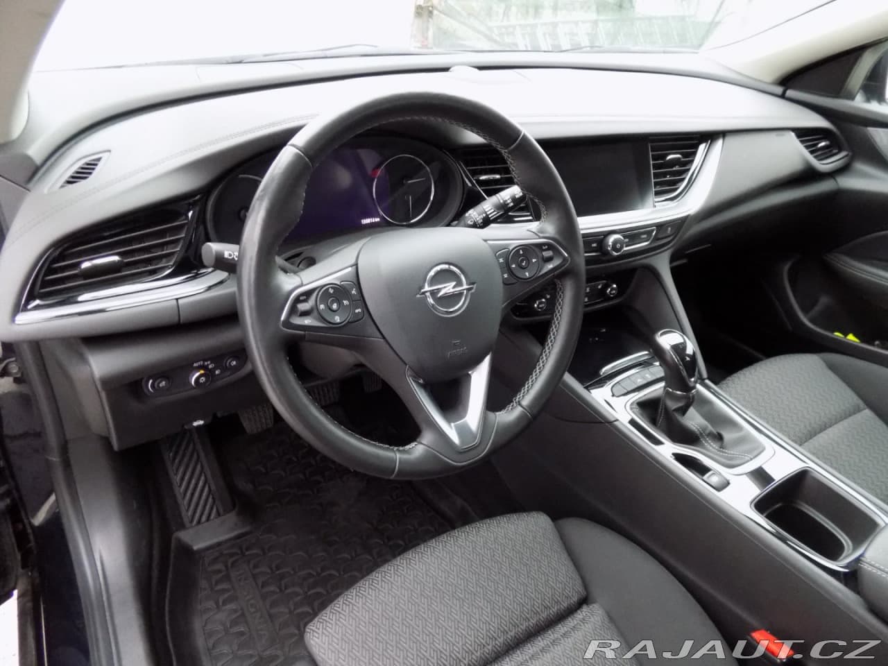 2020 Opel Insignia - 13