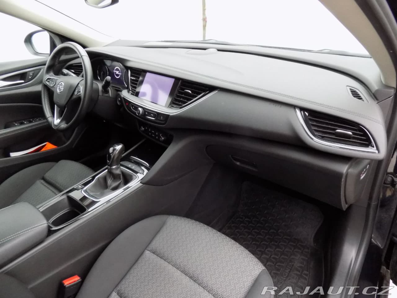 2020 Opel Insignia - 16