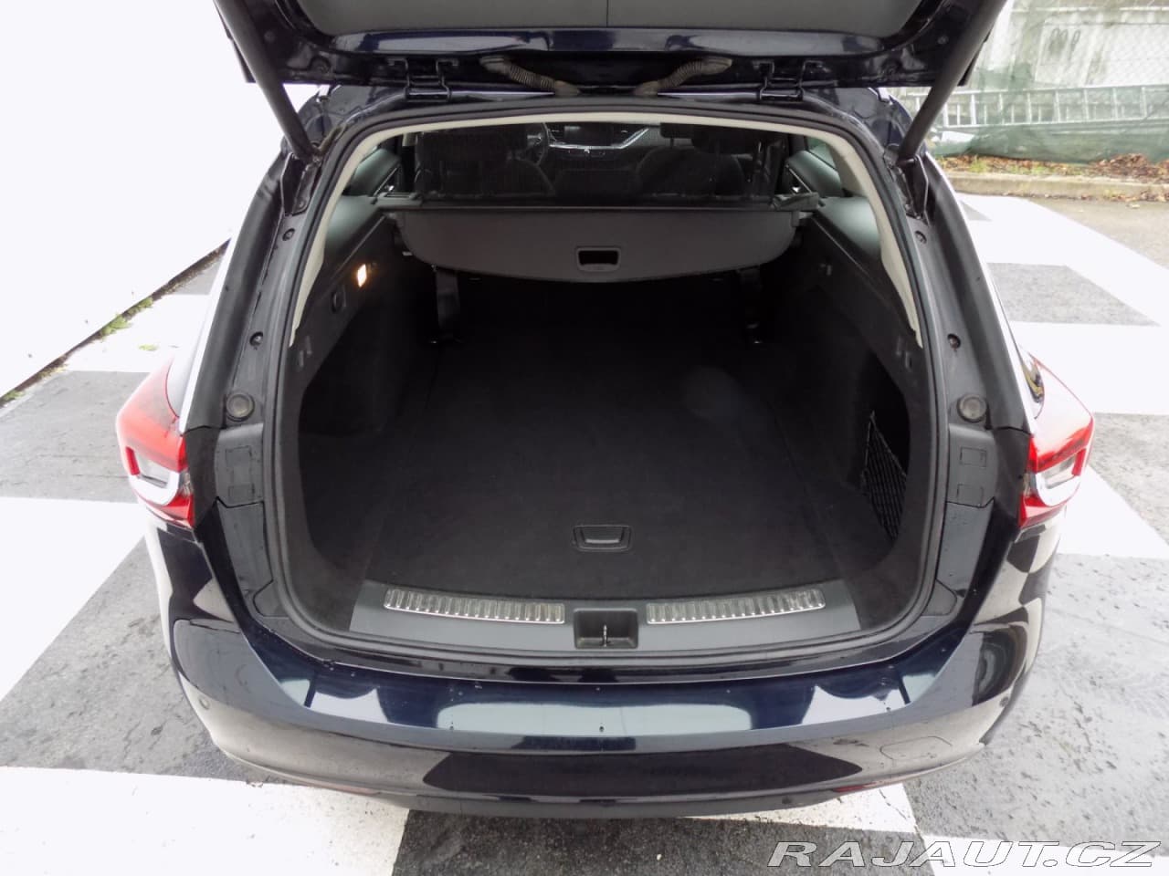 2020 Opel Insignia - 8