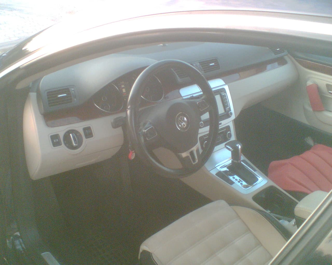 2010 Volkswagen Passat - 5