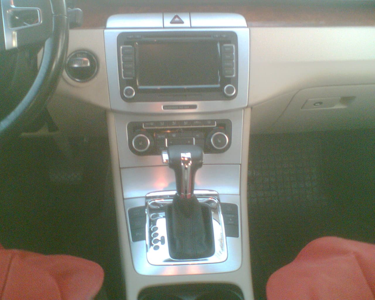 2010 Volkswagen Passat - 8