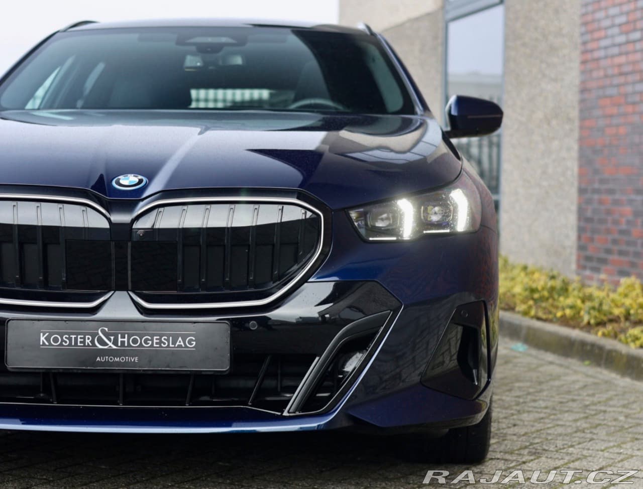 2025 BMW 5-Series - 10