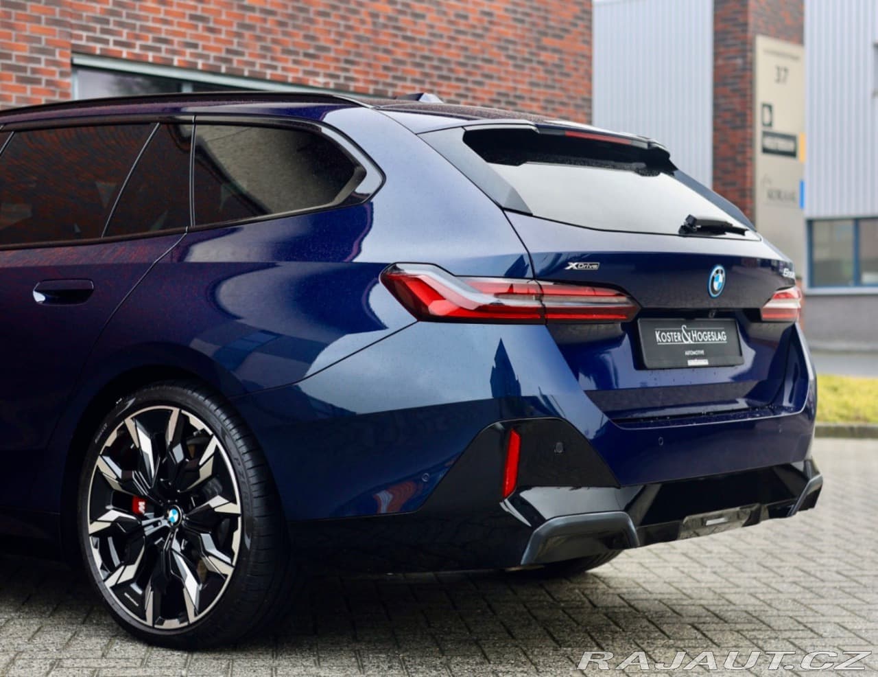 2025 BMW 5-Series - 8