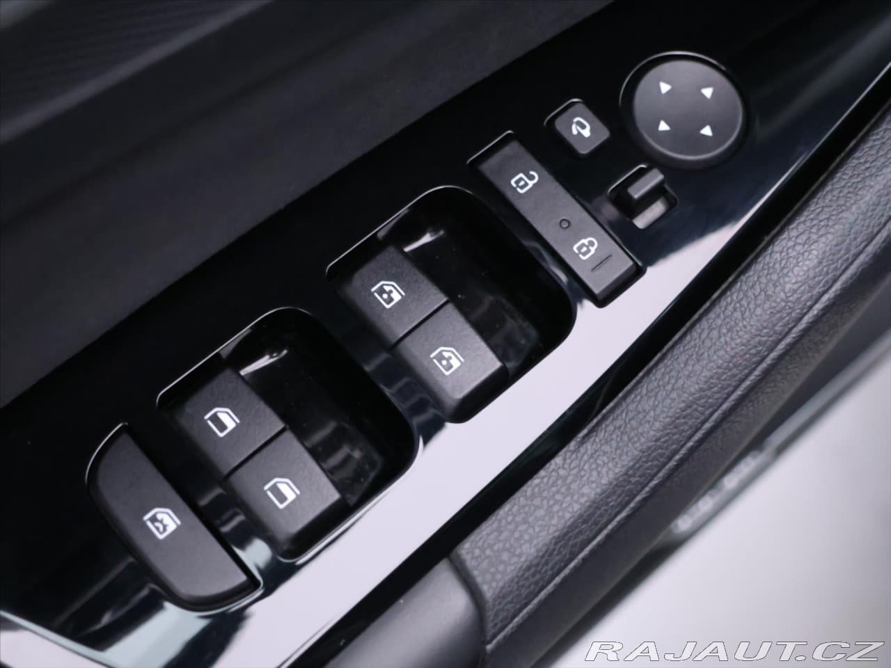 2022 Kia Sportage - 18