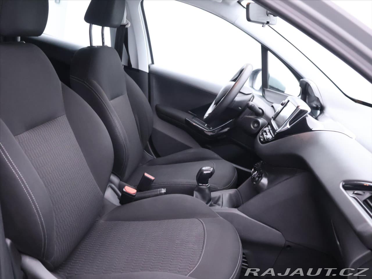 2017 Peugeot 208 - 10