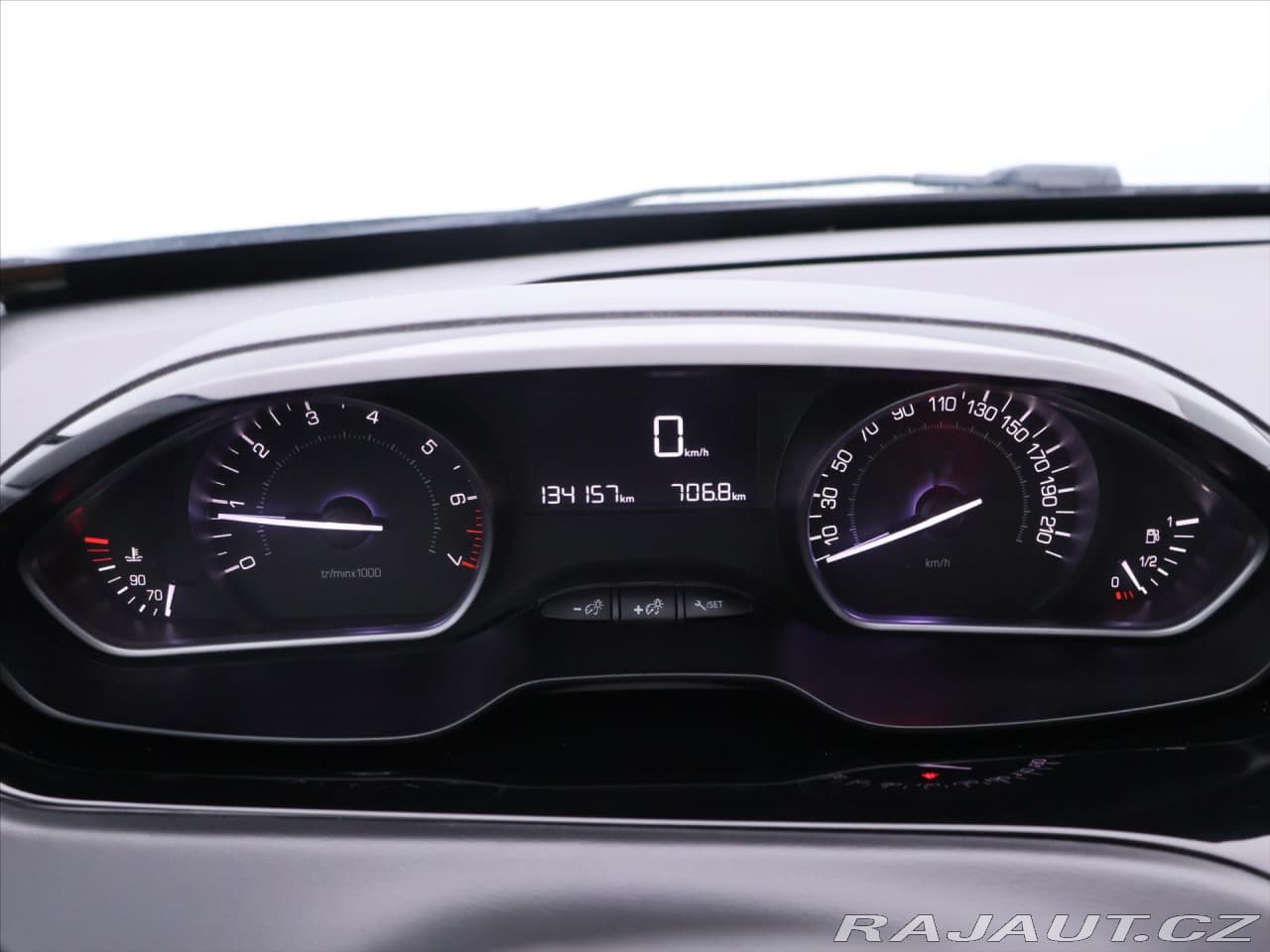 2017 Peugeot 208 - 12