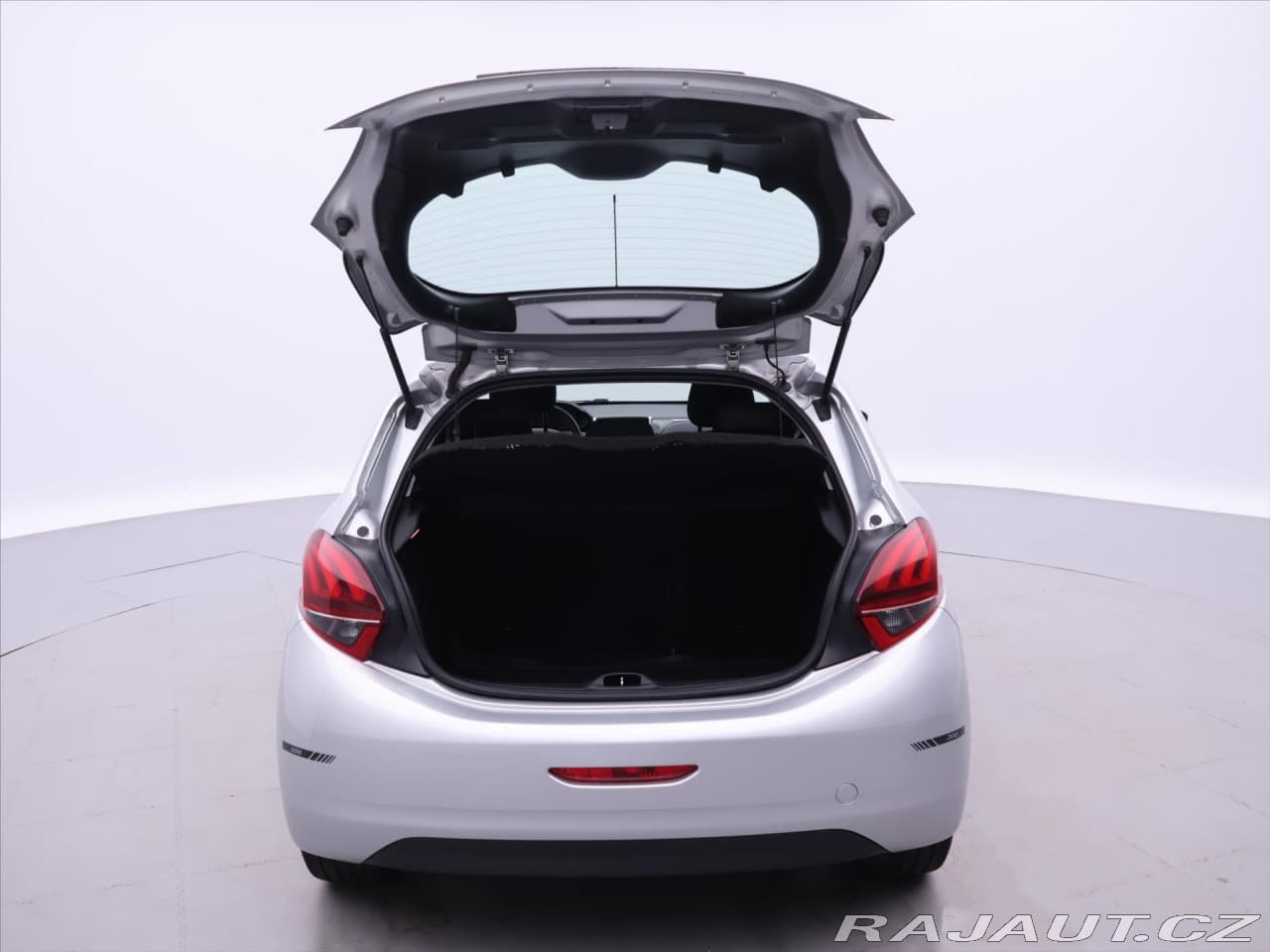 2017 Peugeot 208 - 9