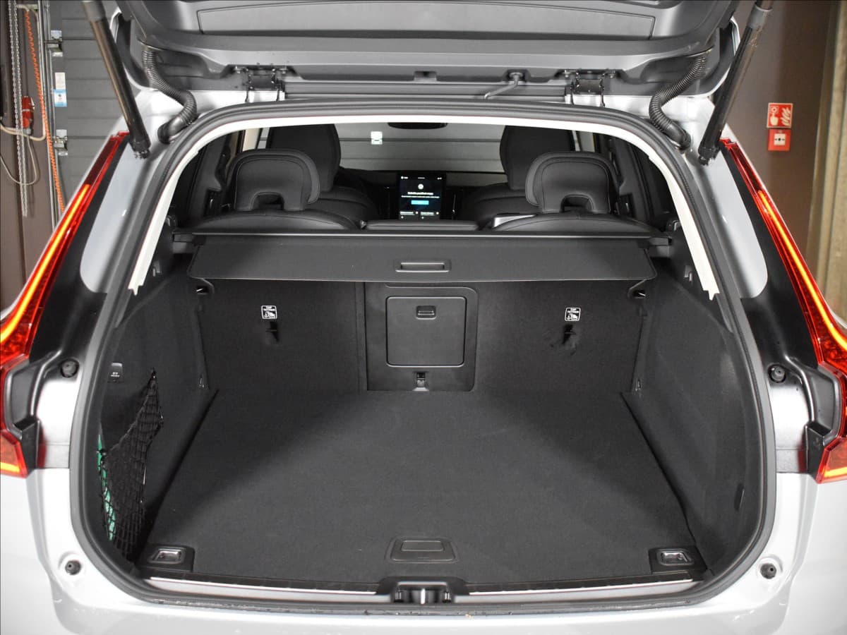 2025 Volvo Xc60 - 12