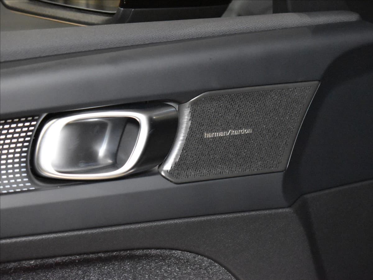 2025 Volvo Ec40 - 14