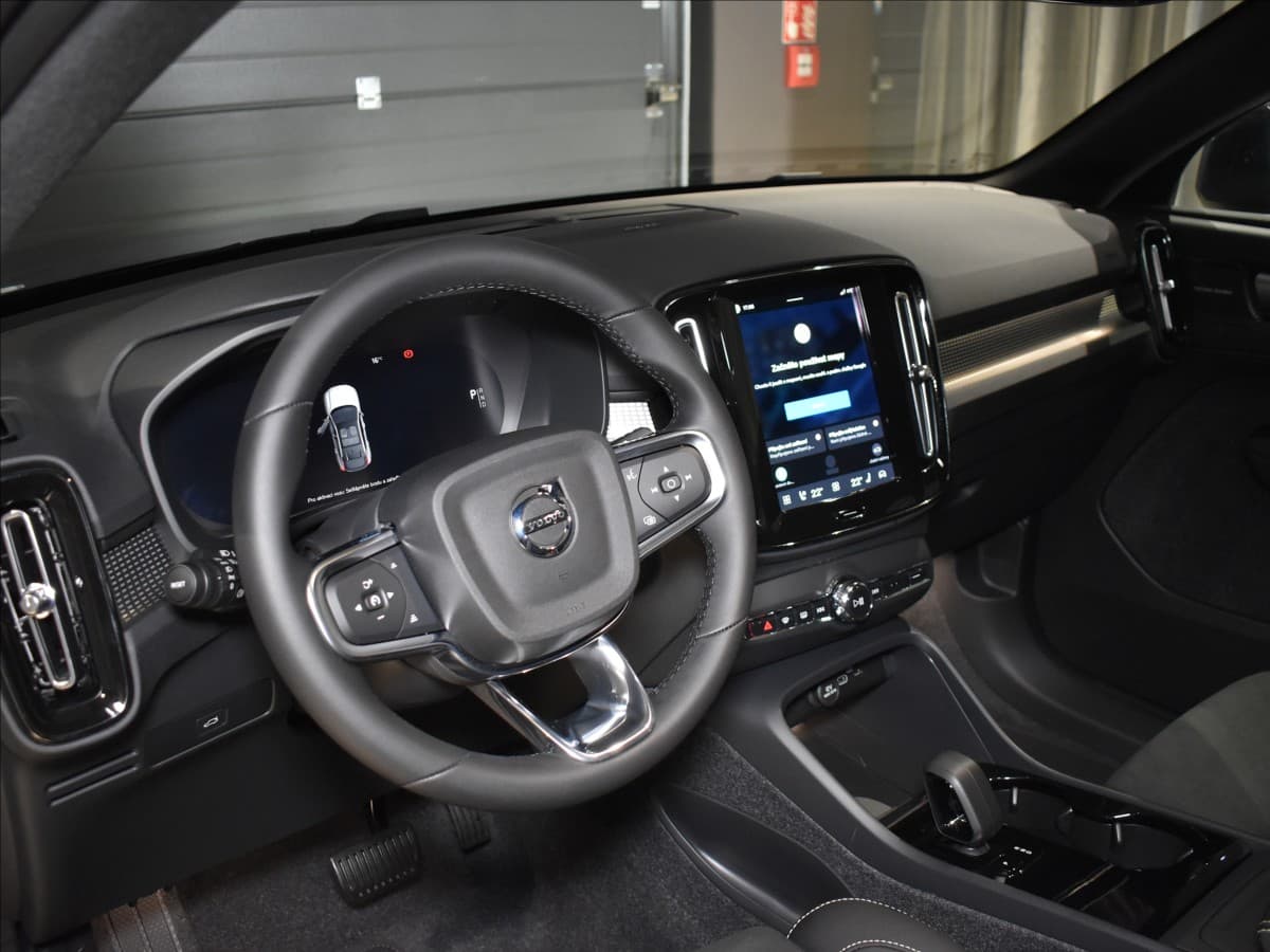 2025 Volvo Ec40 - 17