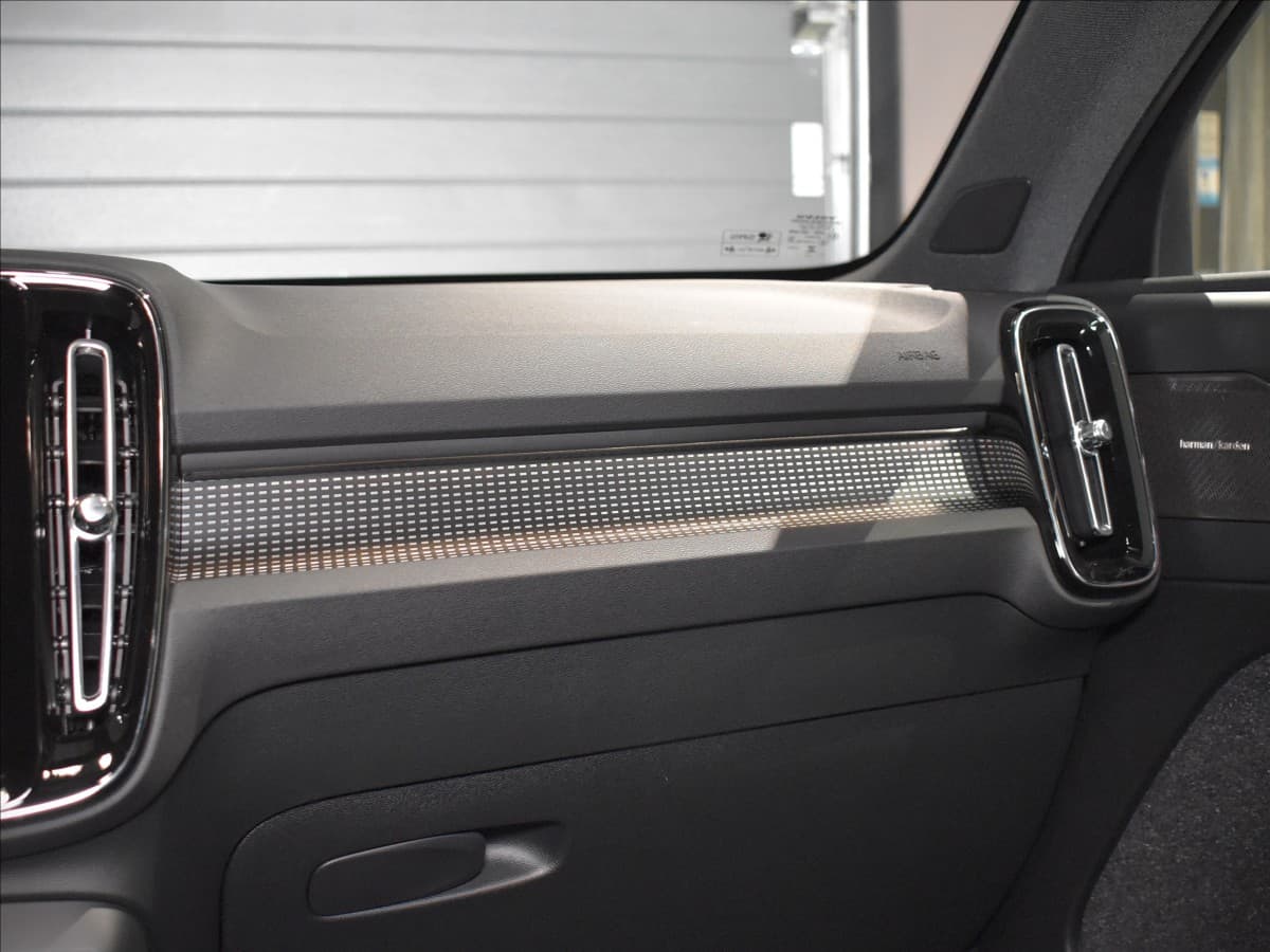 2025 Volvo Ec40 - 20