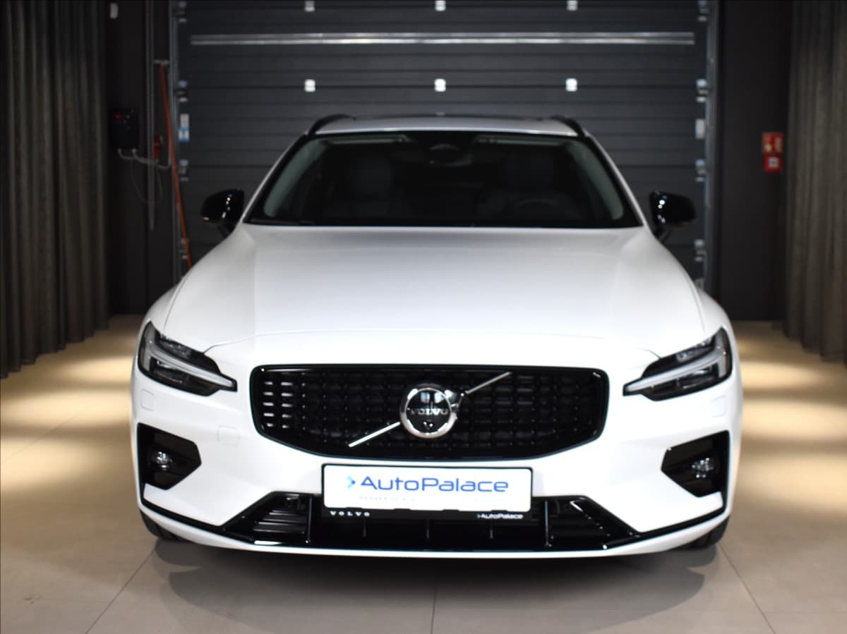 2025 Volvo V60 - 2