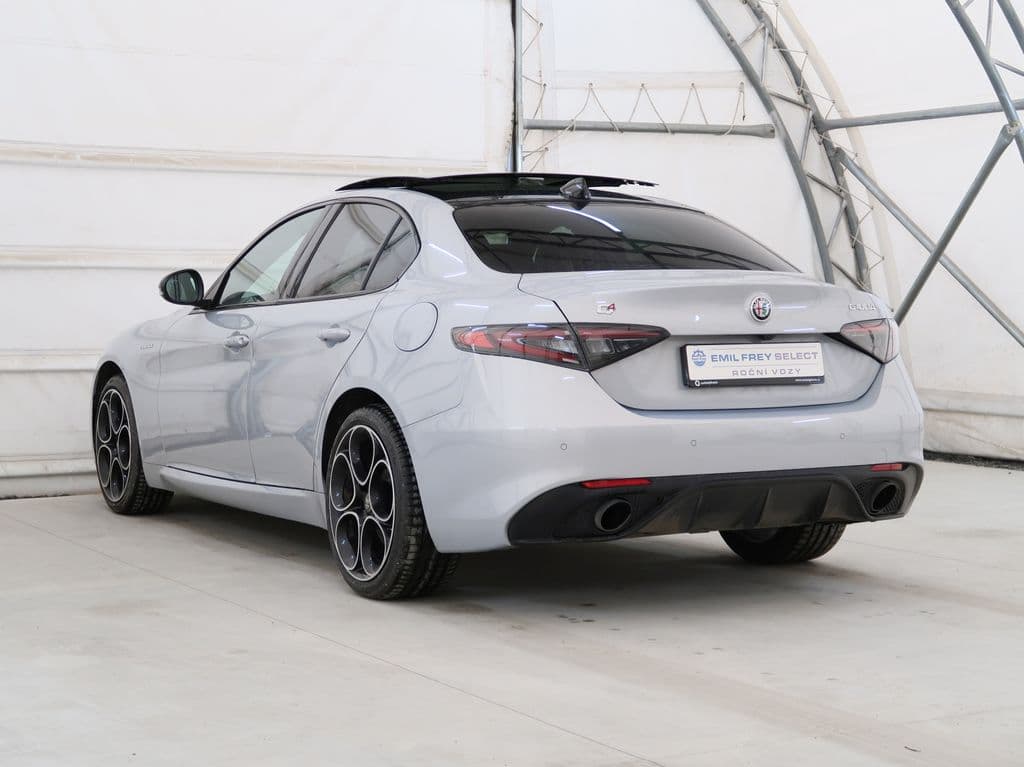 Alfa Romeo Giulia - 11