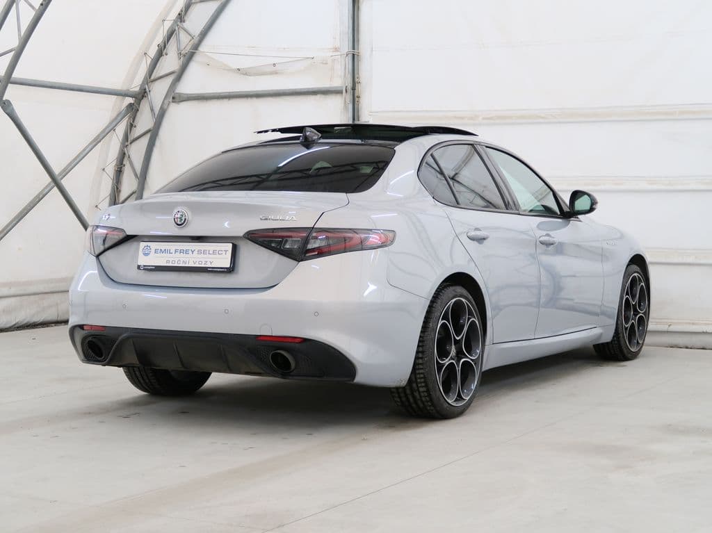 Alfa Romeo Giulia - 7