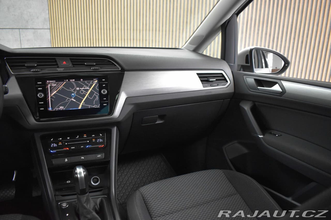 2023 Volkswagen Touran - 10