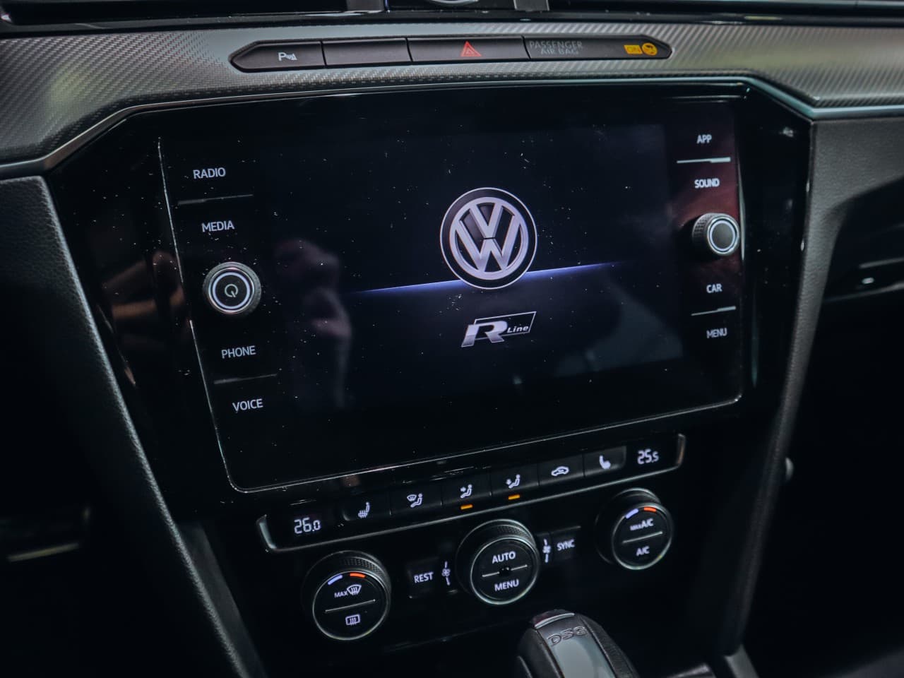 2019 Volkswagen Passat - 10