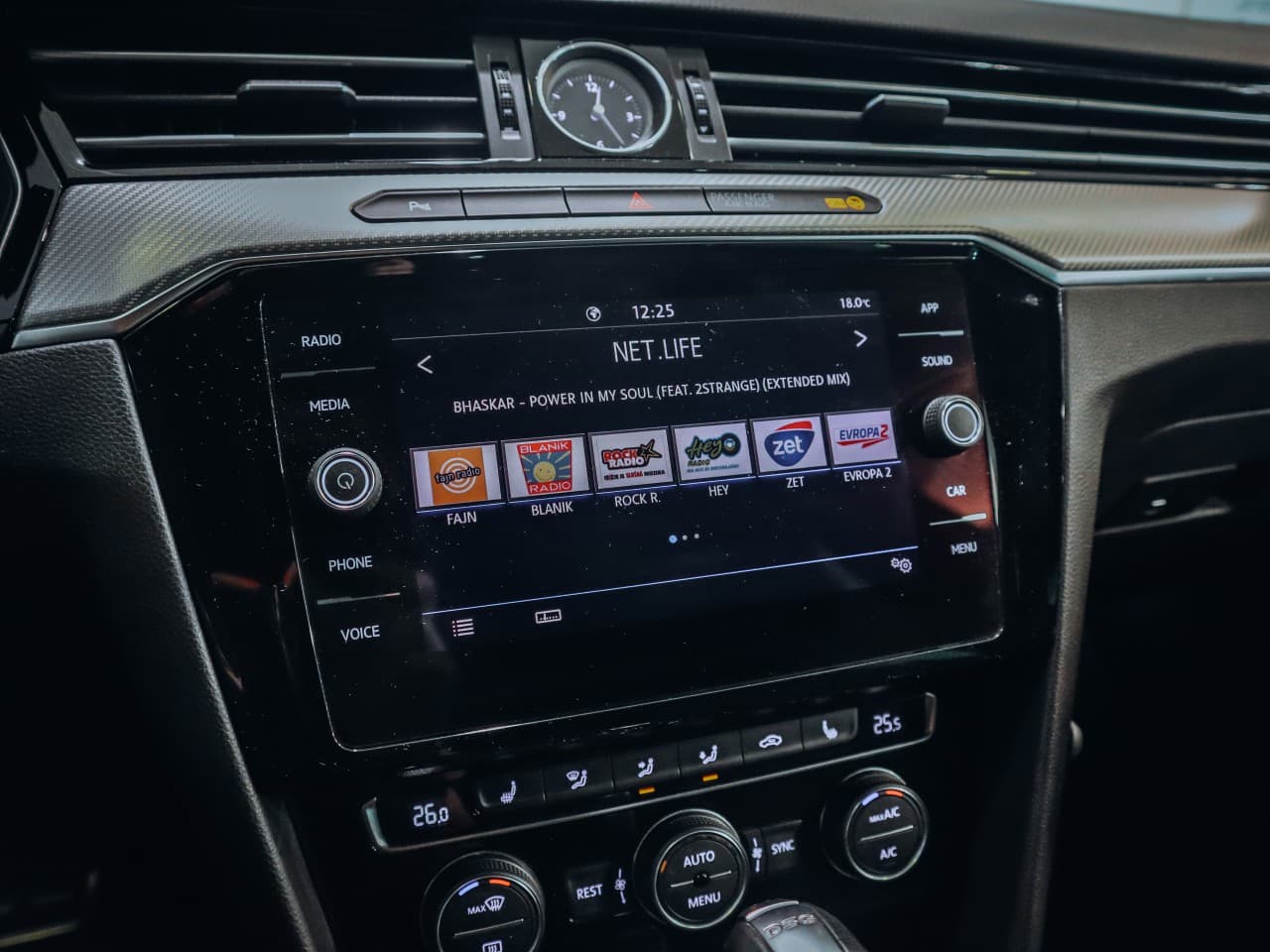 2019 Volkswagen Passat - 12