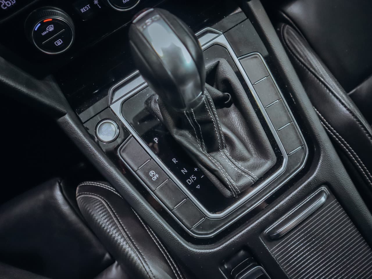 2019 Volkswagen Passat - 13