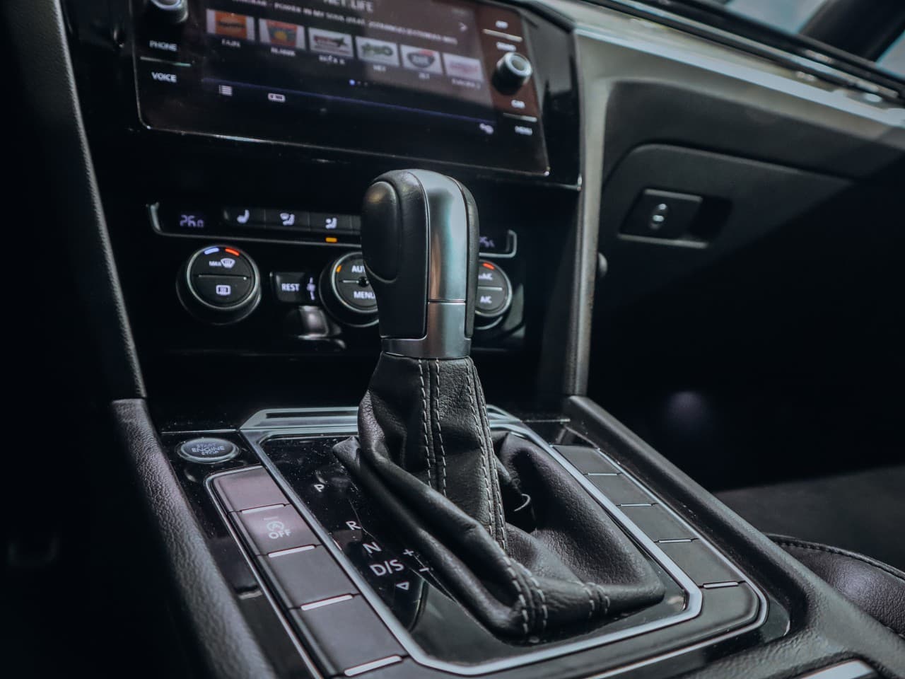 2019 Volkswagen Passat - 14