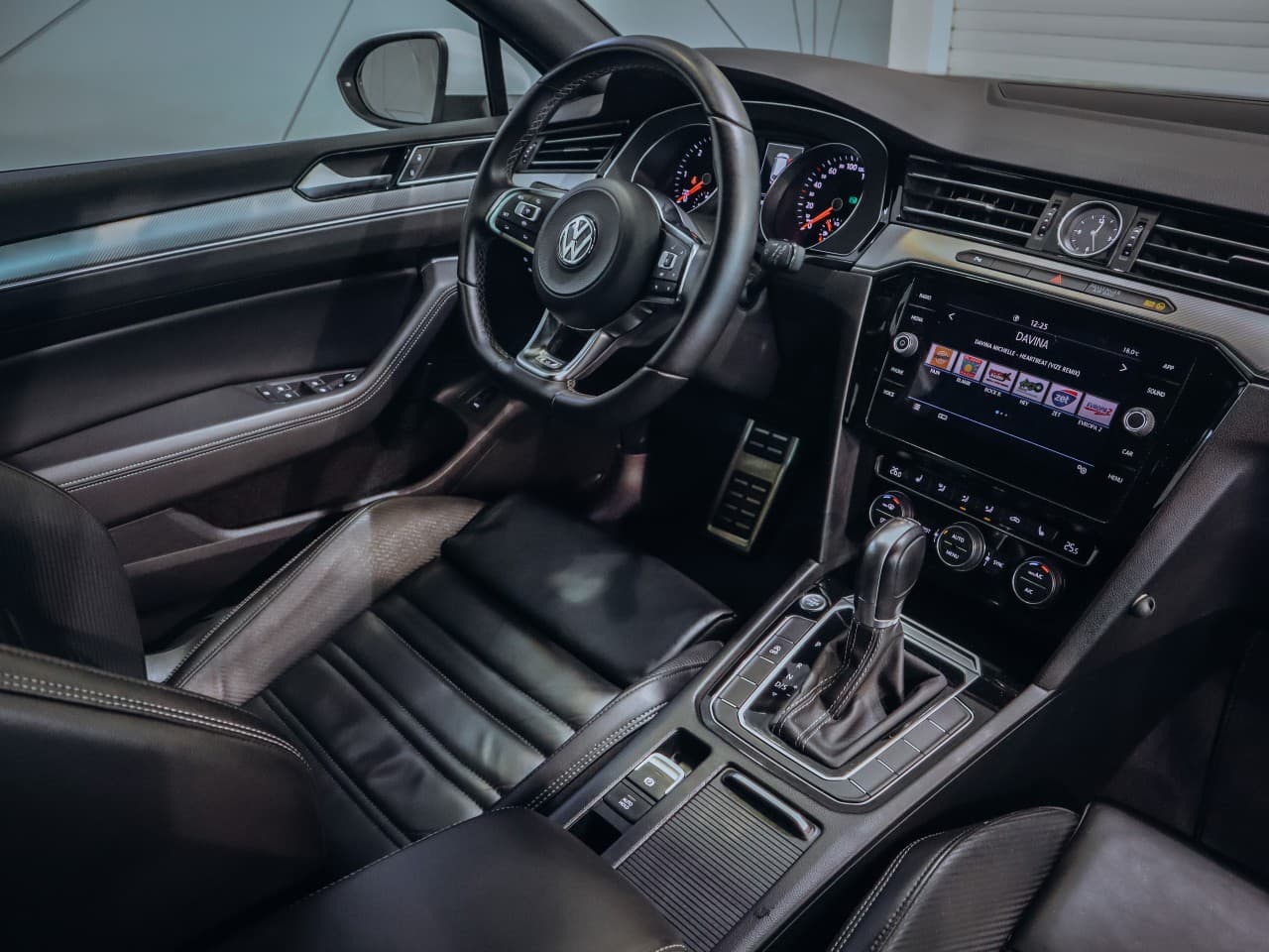 2019 Volkswagen Passat - 15