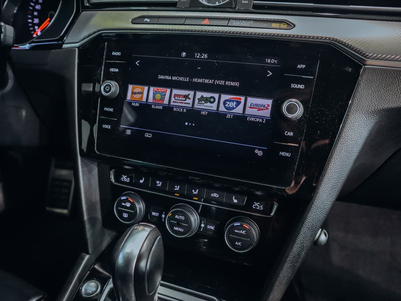 2019 Volkswagen Passat - 17