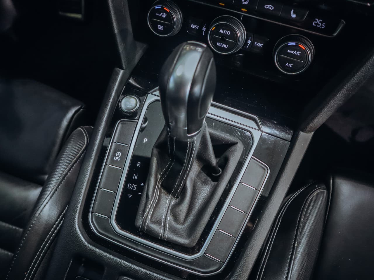 2019 Volkswagen Passat - 18