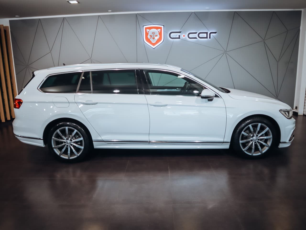 2019 Volkswagen Passat - 3