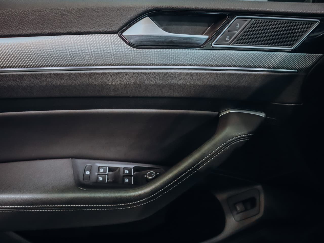 2019 Volkswagen Passat - 8