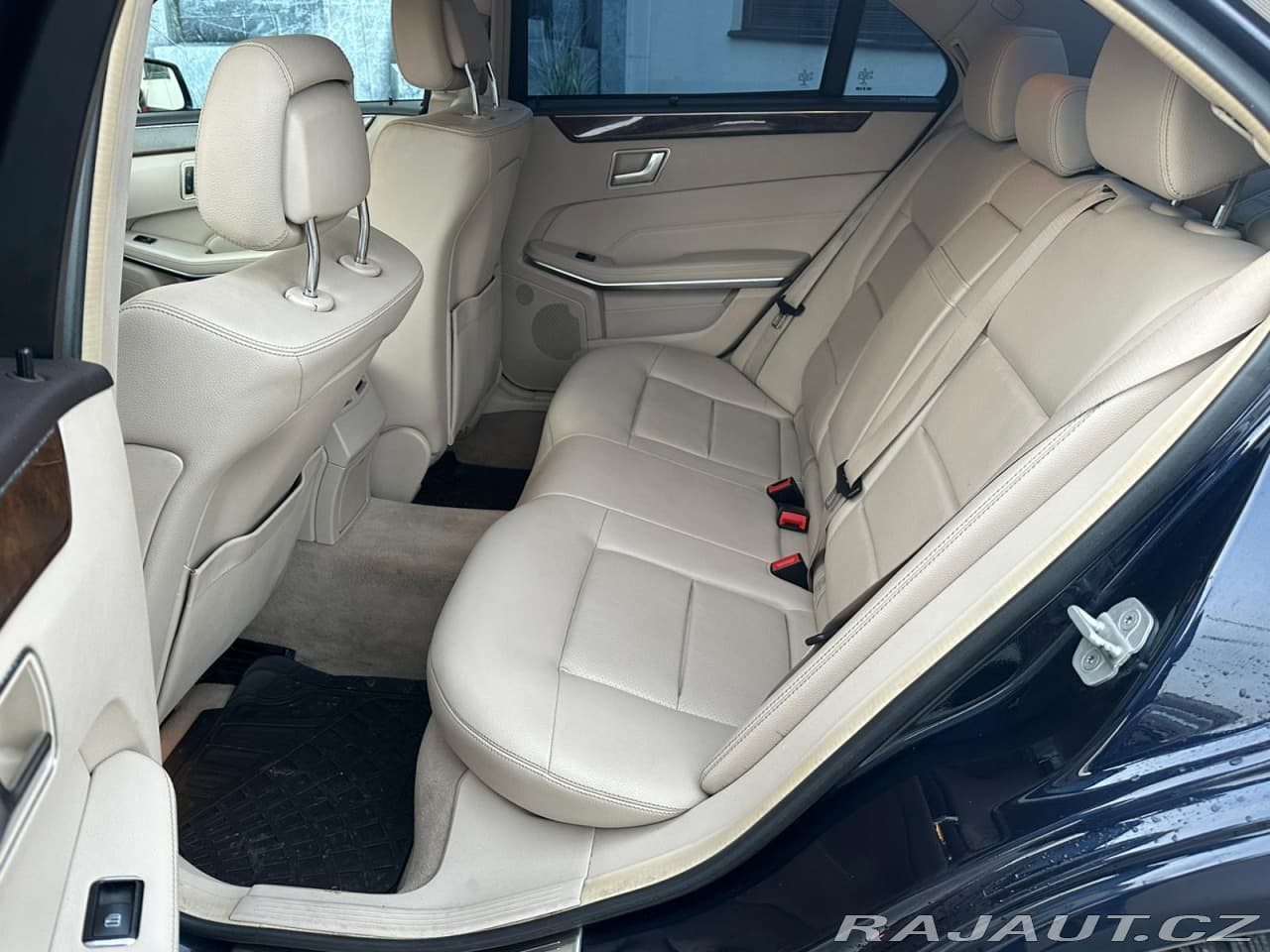 2015 Mercedes-Benz E-Class - 11