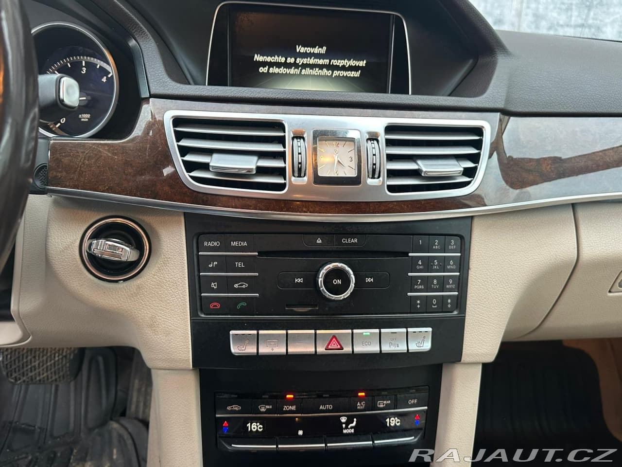 2015 Mercedes-Benz E-Class - 15