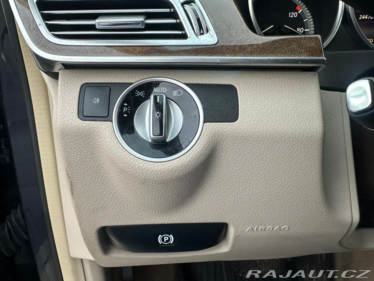 2015 Mercedes-Benz E-Class - 18