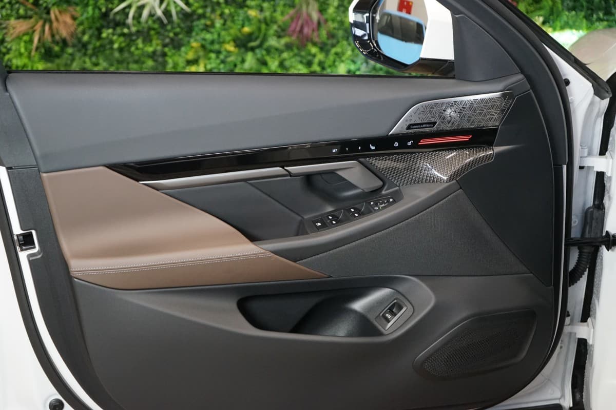 2024 BMW 5-Series - 11