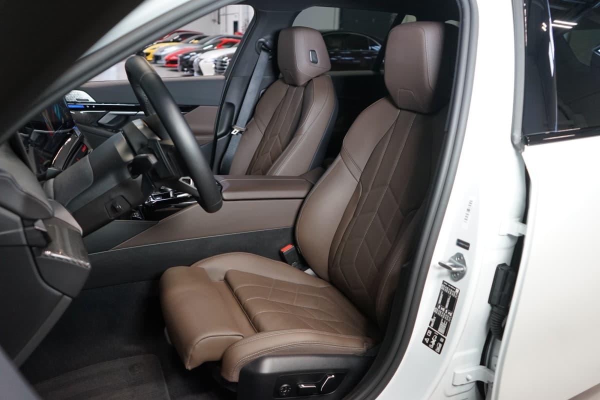 2024 BMW 5-Series - 14