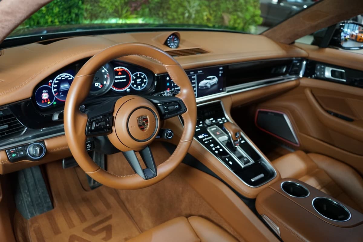 2022 Porsche Panamera - 12