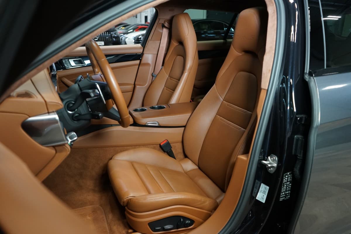 2022 Porsche Panamera - 16