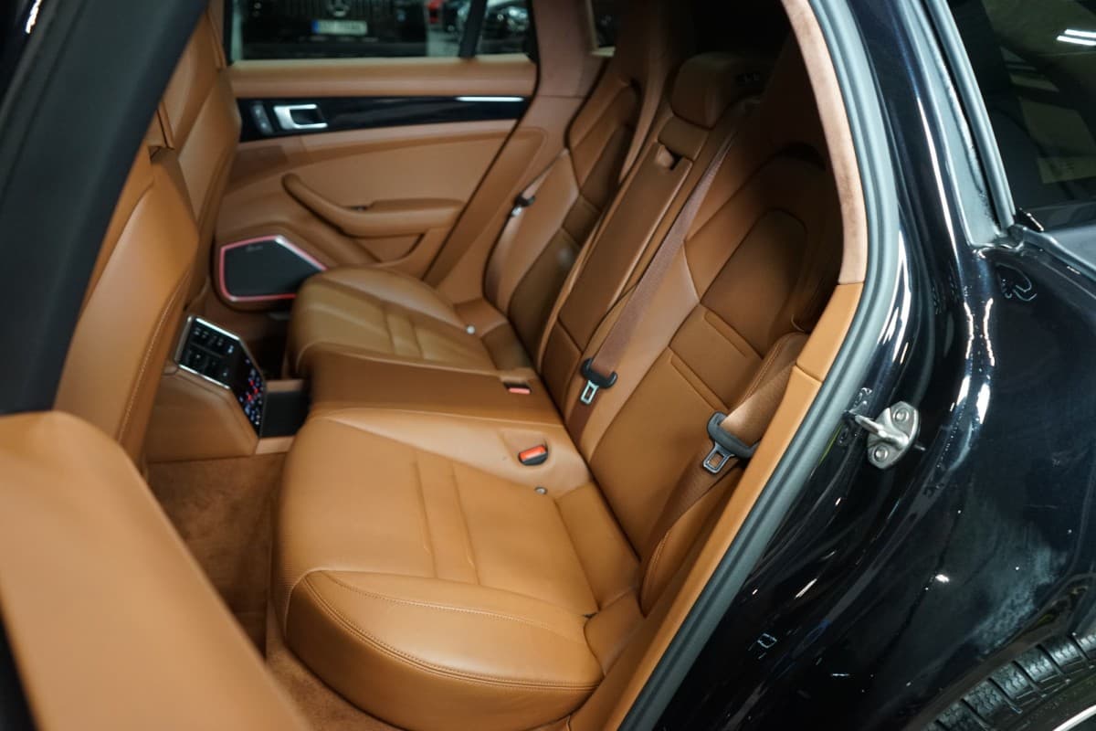 2022 Porsche Panamera - 18