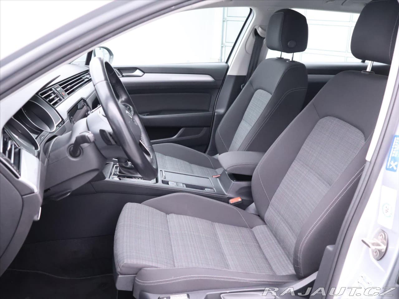 2020 Volkswagen PASSAT - 11