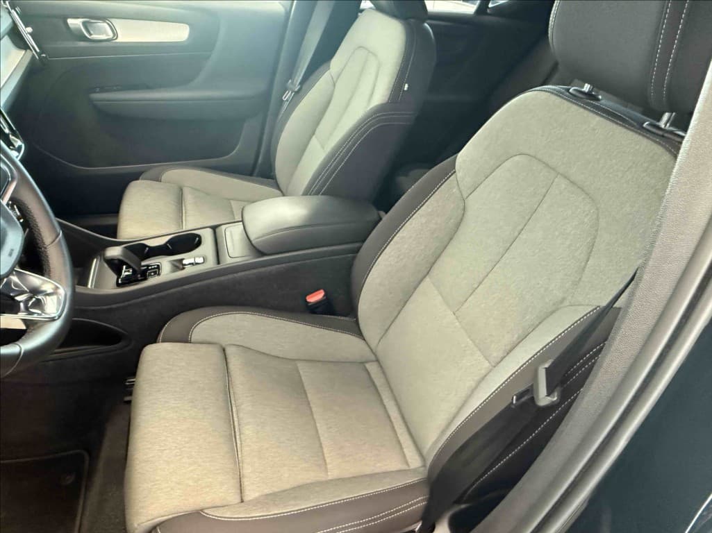 2022 Volvo XC40 - 7
