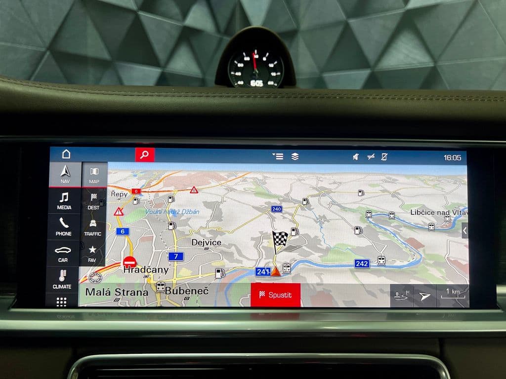 2019 Porsche Panamera - 14