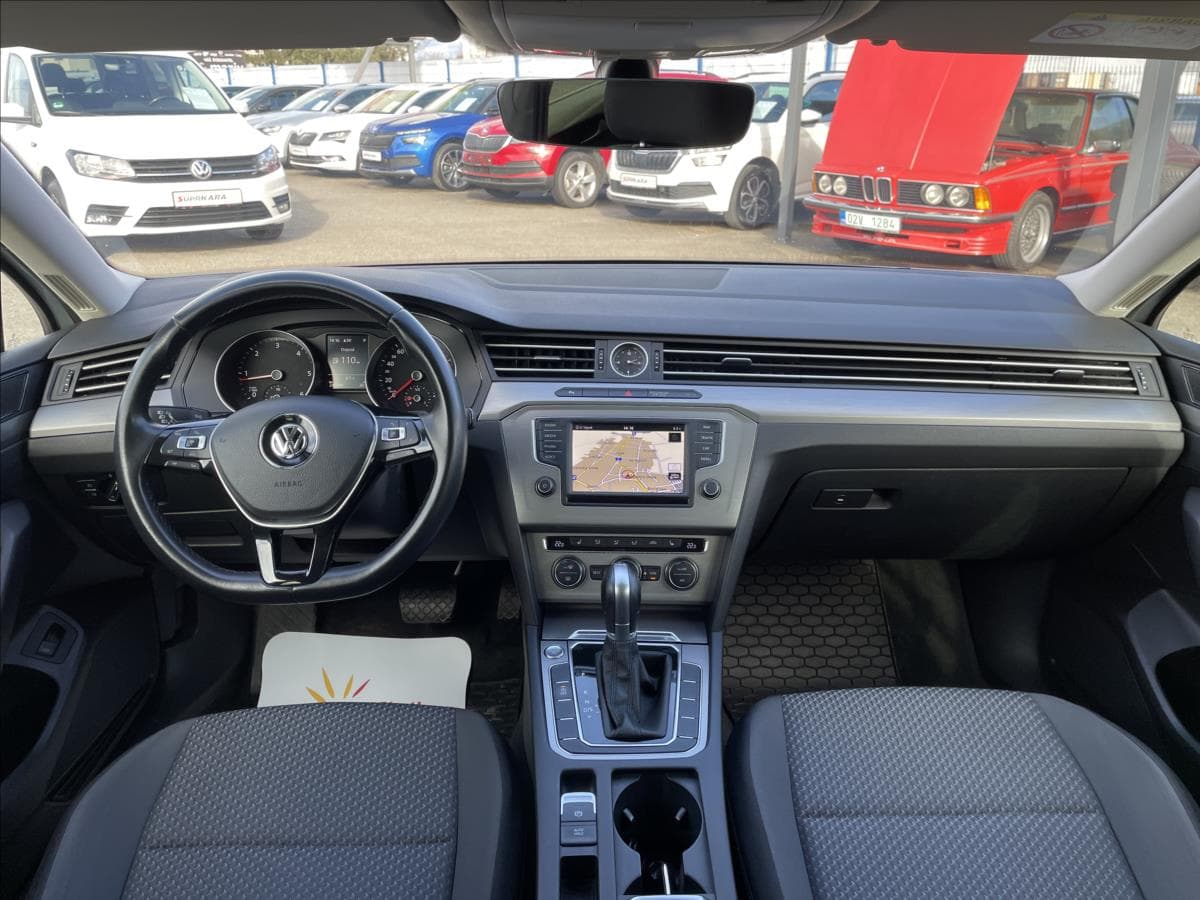 2016 Volkswagen Passat - 10