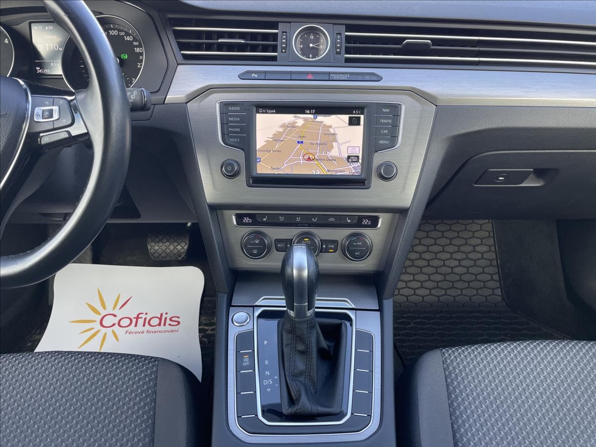 2016 Volkswagen Passat - 13