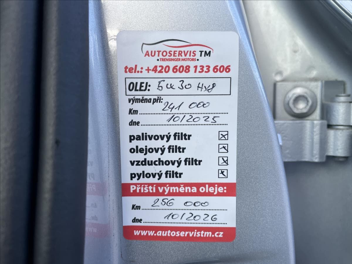 2016 Volkswagen Passat - 18