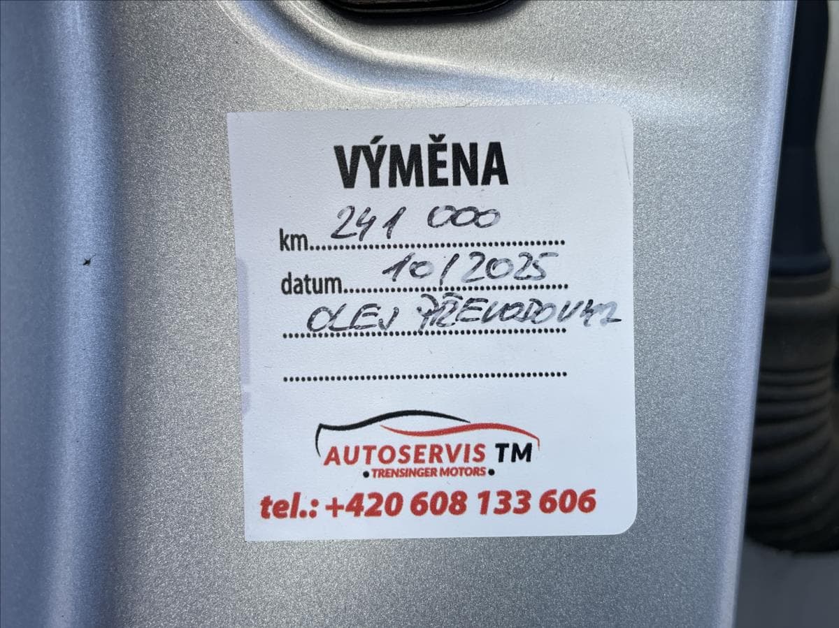 2016 Volkswagen Passat - 19